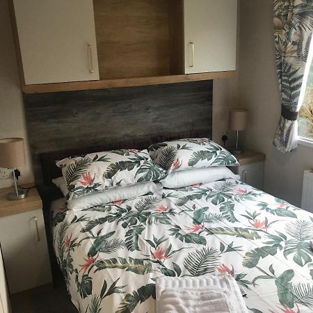 Flamingo Land Private Caravan - No 8 Cedarwood Hotel Kirby Misperton Exterior foto