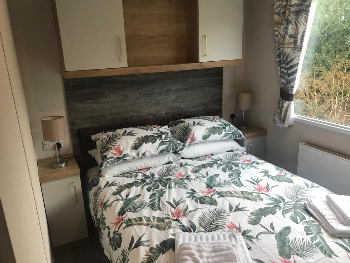 Flamingo Land Private Caravan - No 8 Cedarwood Hotel Kirby Misperton Exterior foto