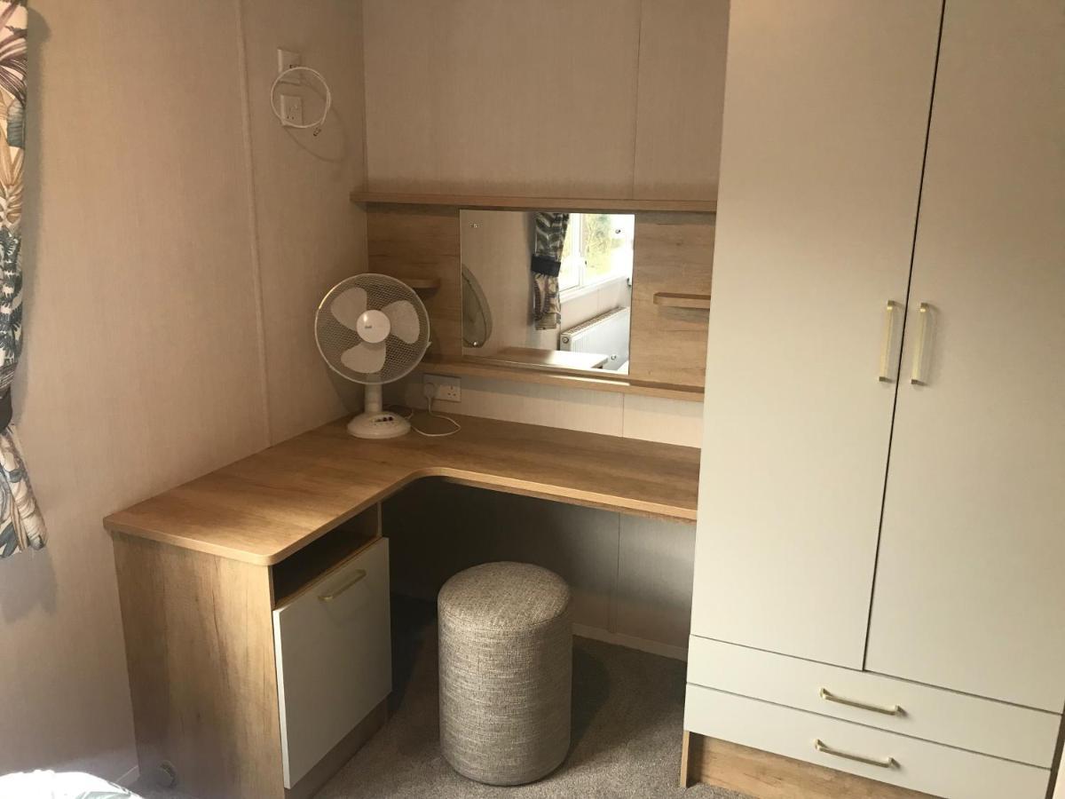 Flamingo Land Private Caravan - No 8 Cedarwood Hotel Kirby Misperton Exterior foto